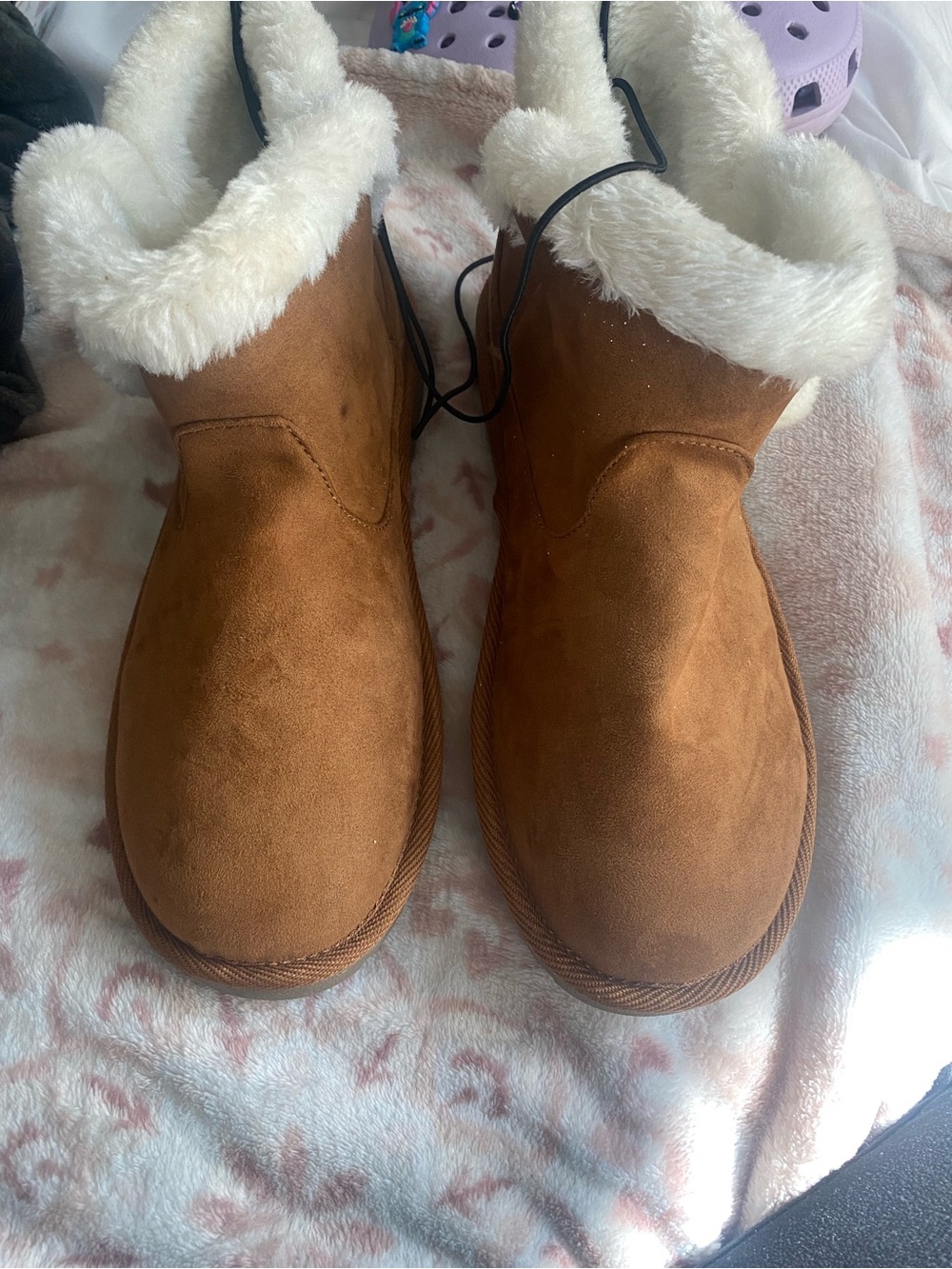 Women’s Cozy Faux-Suede Ankle Boots with Plush Fur Lining - Brown